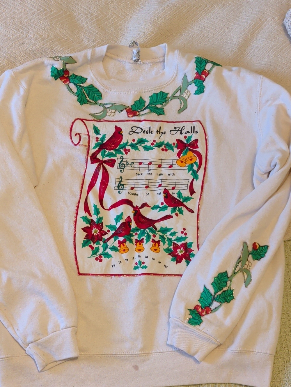 Vintage White Crewneck Sweater with Red Cardinals and Green Holly